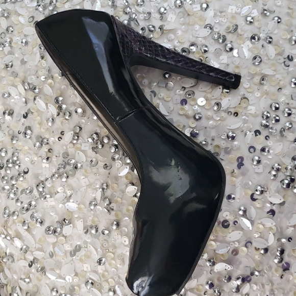 NWOT Black Platform Pump - Picture 4 of 4